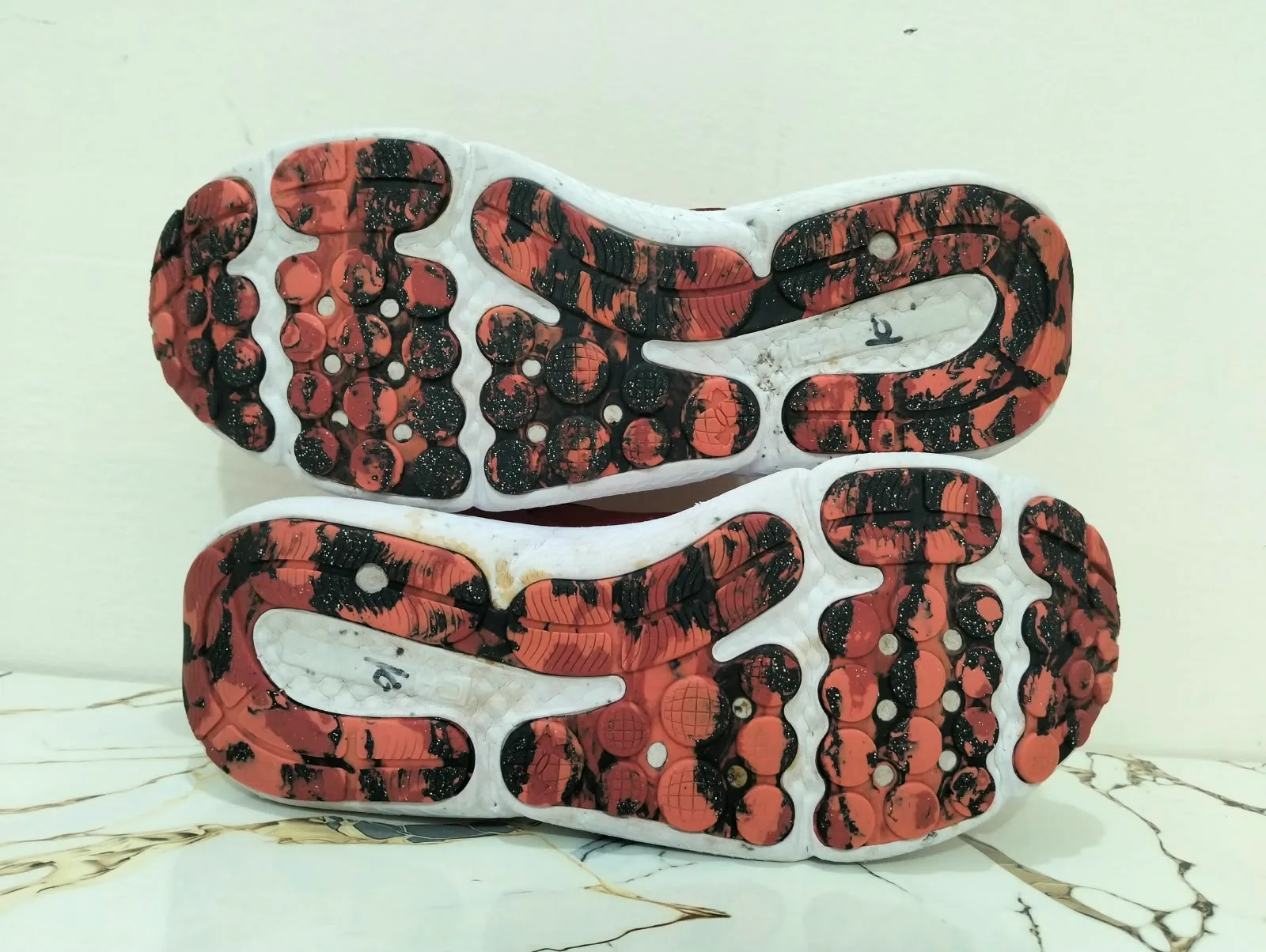 UNDER ARMOUR CHATGED ASSERT 10 RED view 5