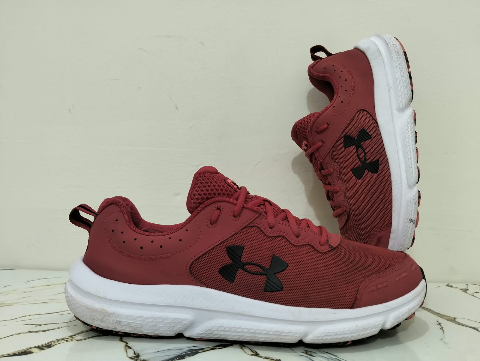 UNDER ARMOUR CHATGED ASSERT 10 RED view 3