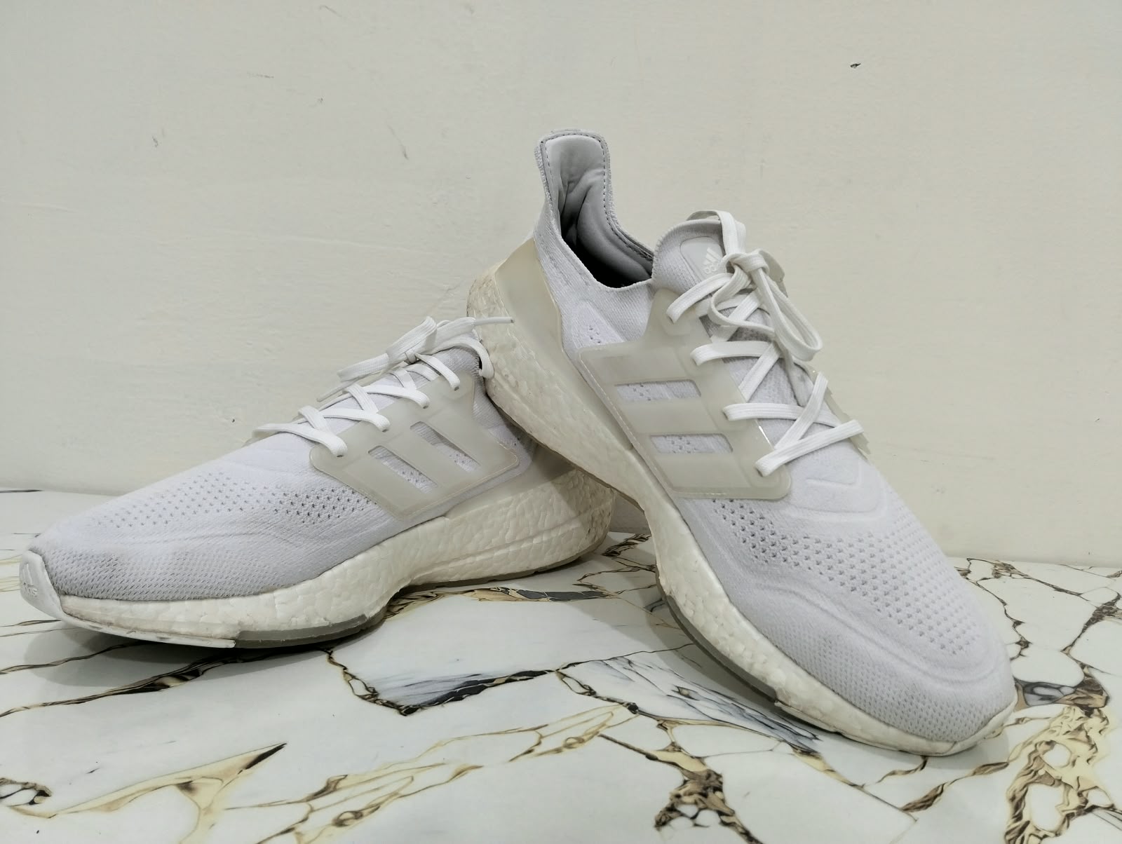 Adidas Ultra Boost 21 view 3