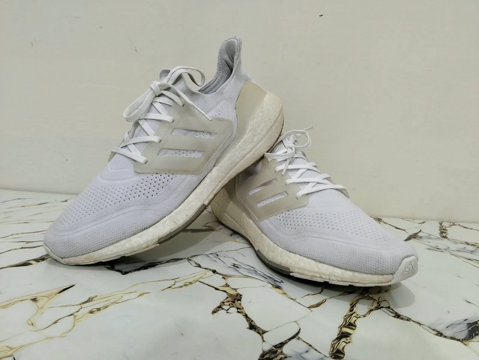 Adidas Ultra Boost 21 view 4