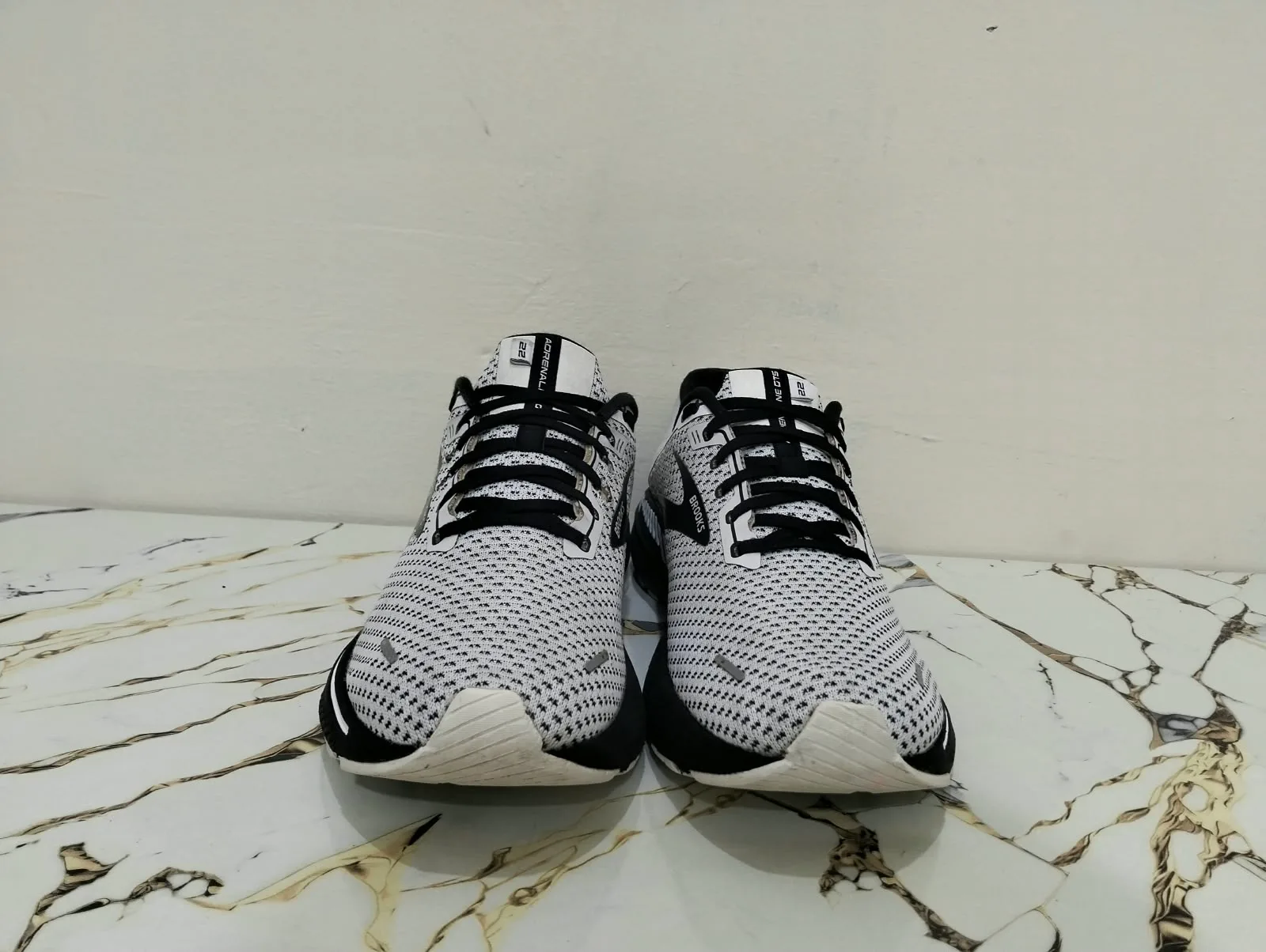 BROOKS ADRENALINE GTS 22 view 5