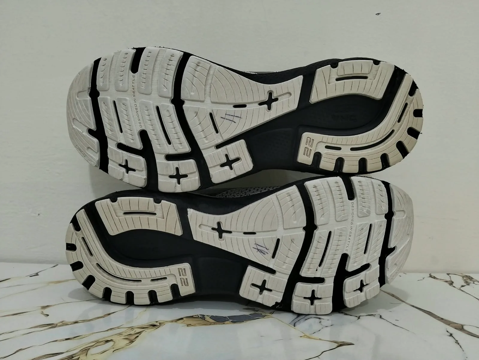 BROOKS ADRENALINE GTS 22 view 7