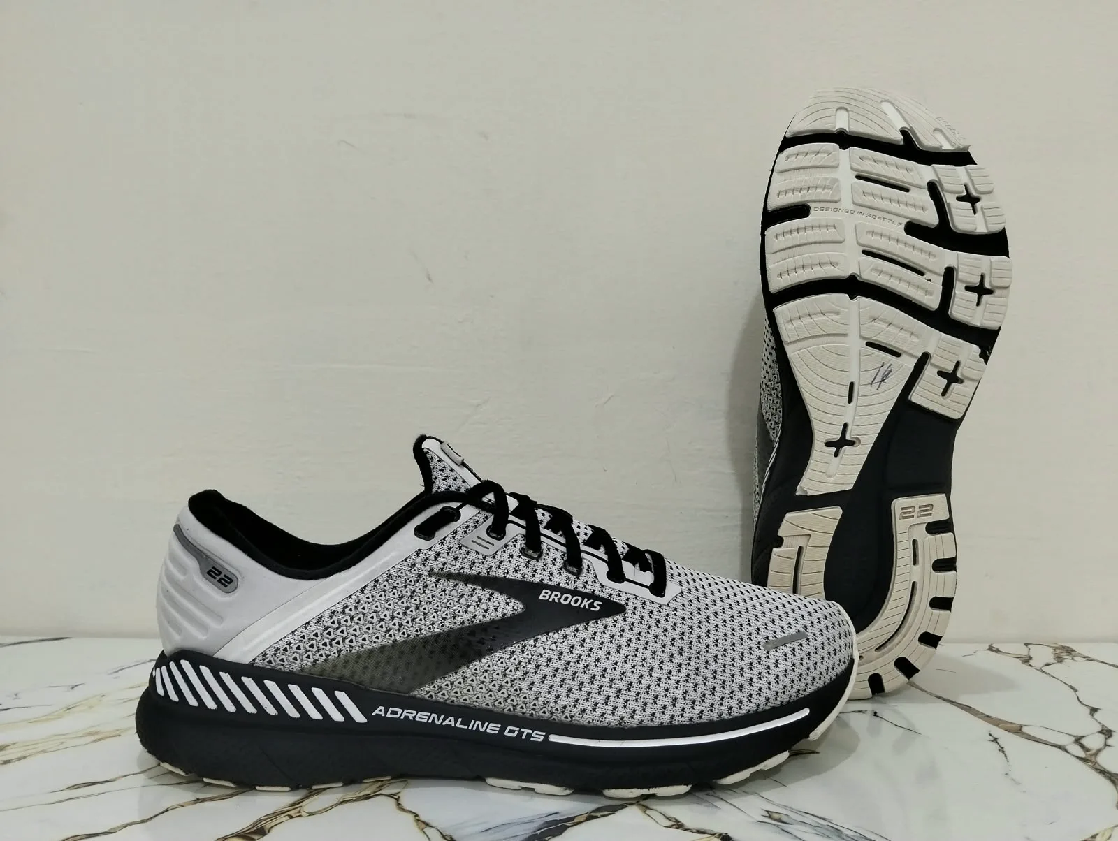 BROOKS ADRENALINE GTS 22 view 3