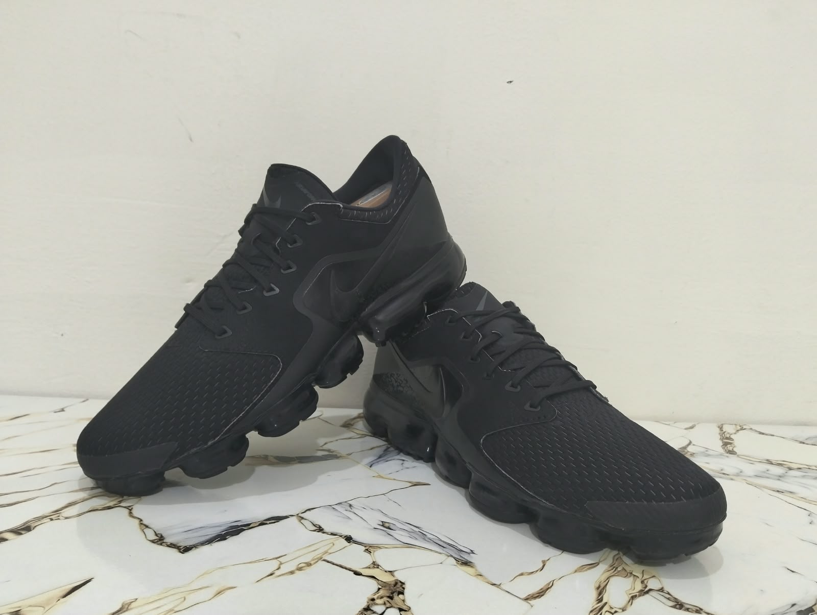 NIKE AIR VAPOR MAX CS TRIP view 4