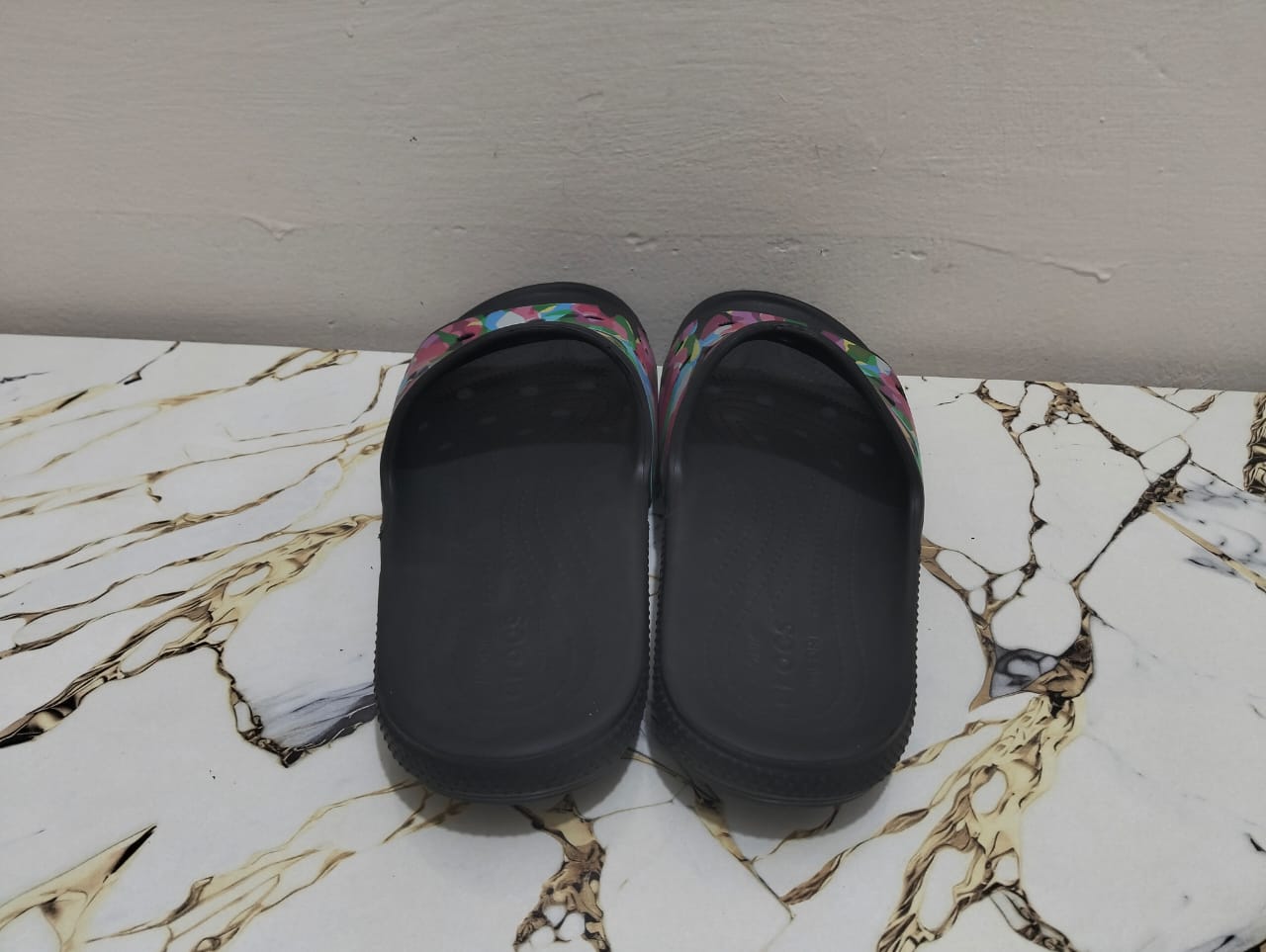 CROCS MENS CLASSIC MANIA SLIDES view 3