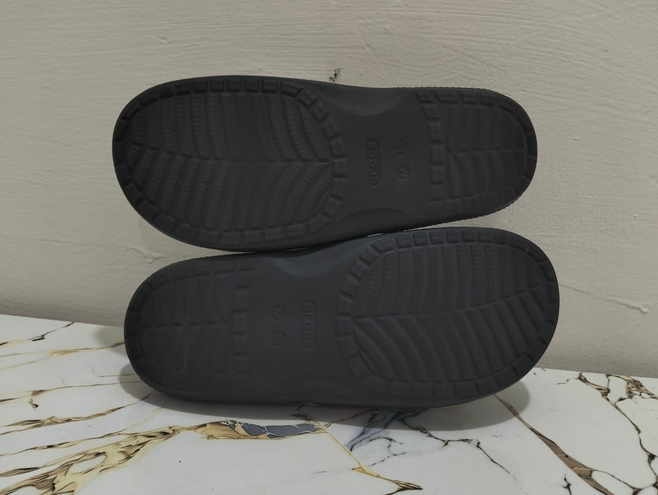 CROCS MENS CLASSIC MANIA SLIDES view 4
