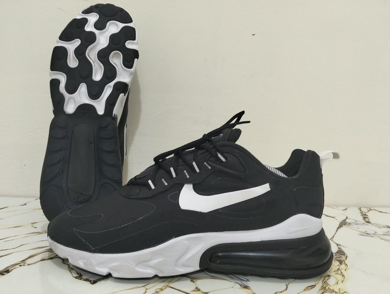 NIKE AIRMAX 270 REACT view 3