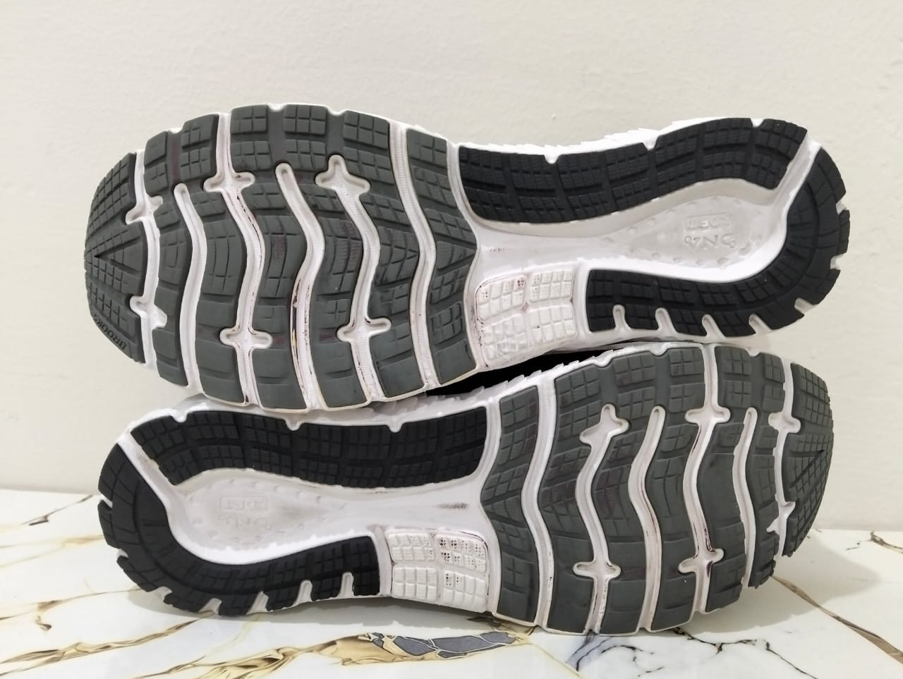 BROOKS GLYCRINE 16 view 5
