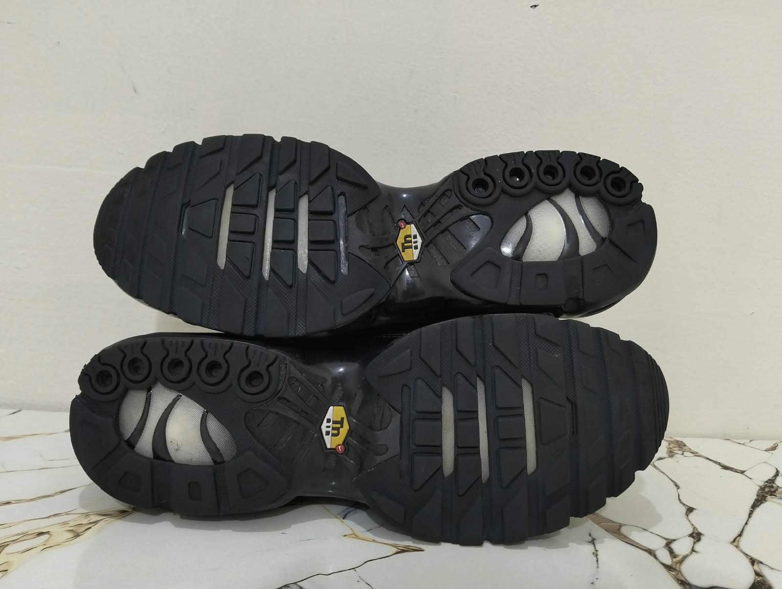 NIKE AIRMAX PLUS view 6