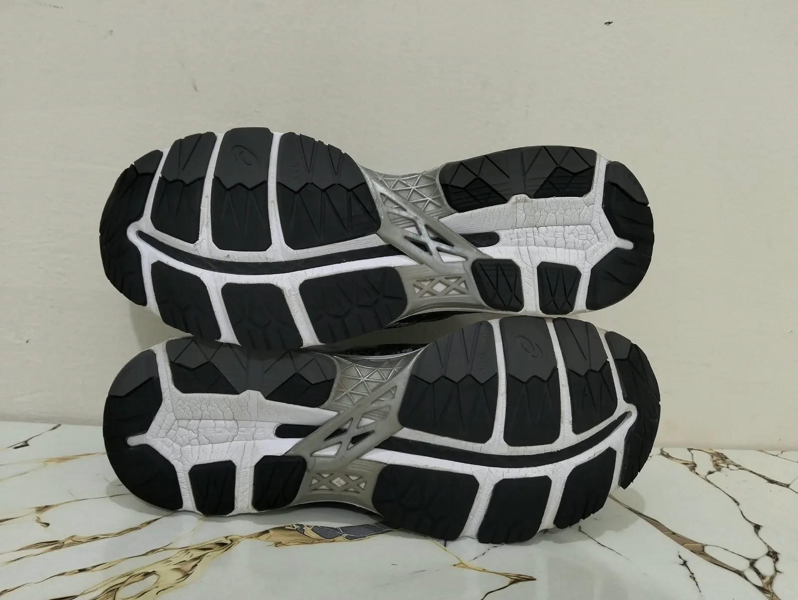 ASICS GEL KAYANO 23 view 5