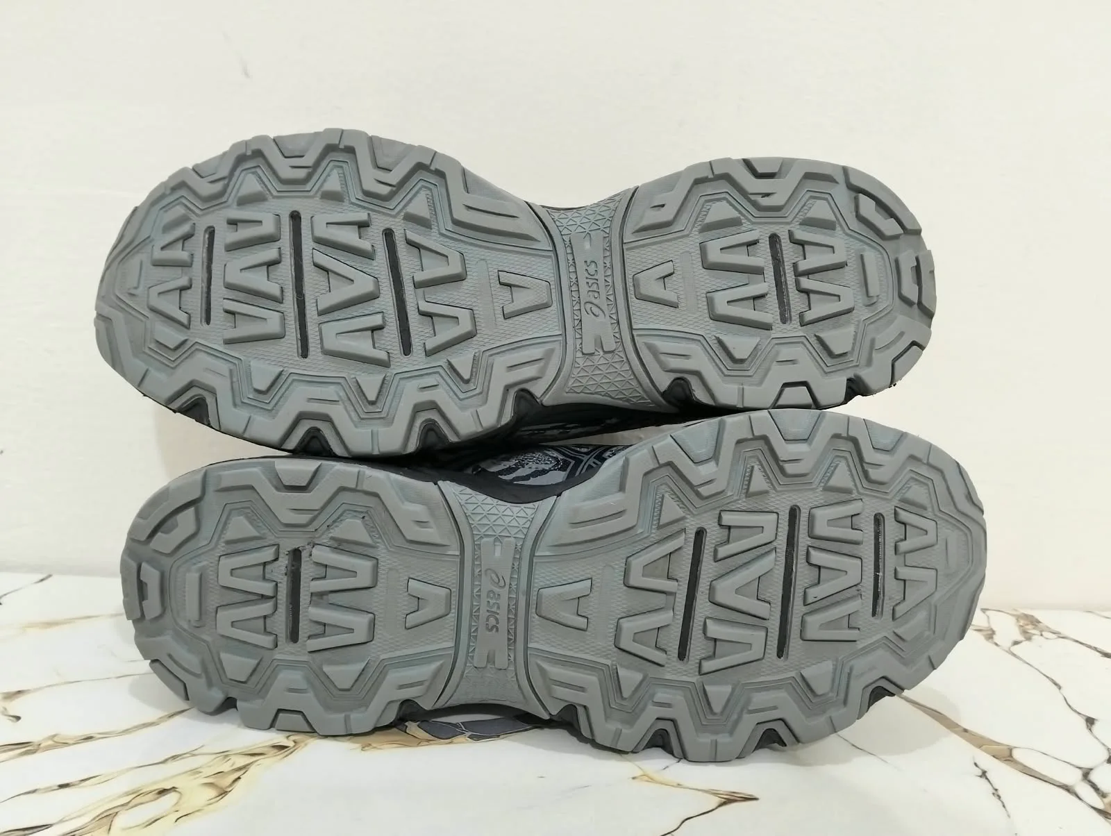 ASICS GEL VENTURE 6 GRIPPERS view 4