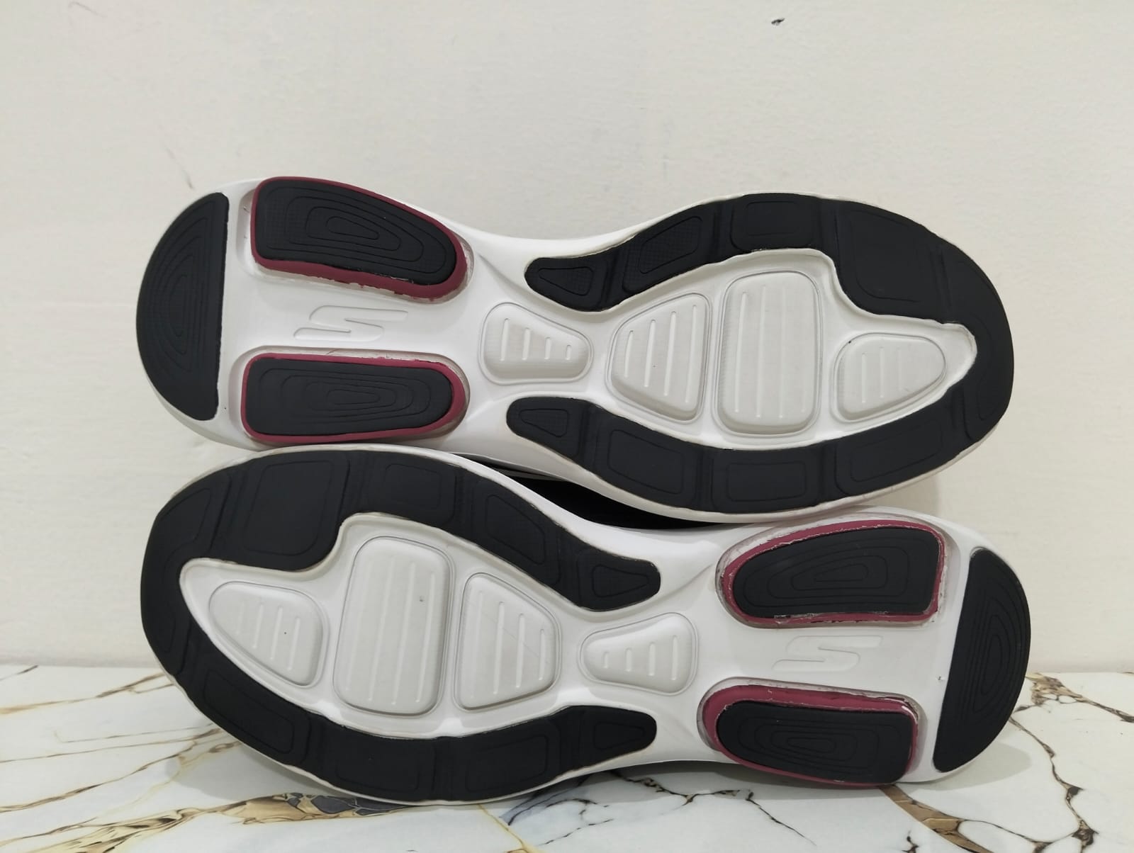 SKECHERS GO RUN VIS TECH view 5