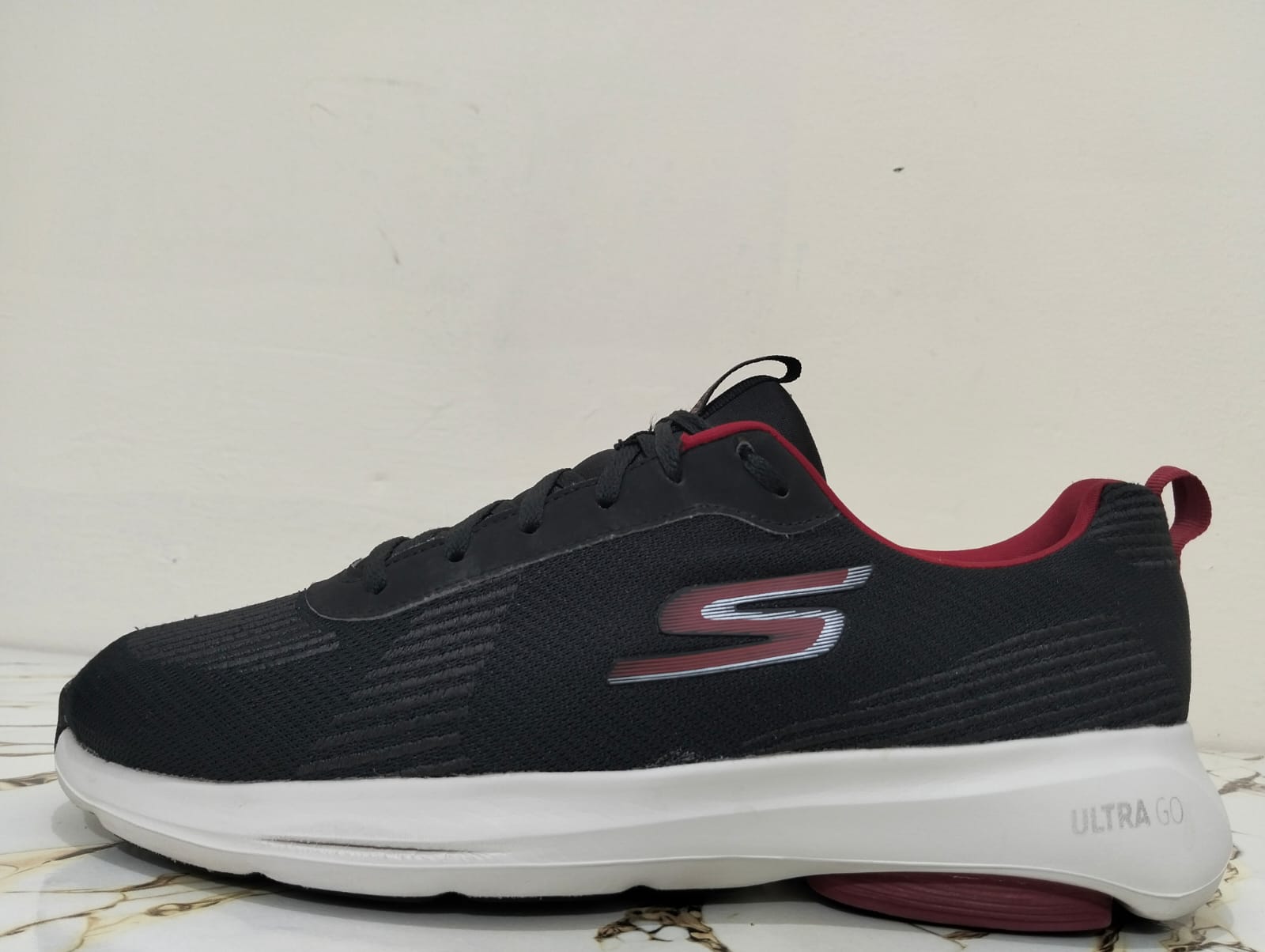 SKECHERS GO RUN VIS TECH