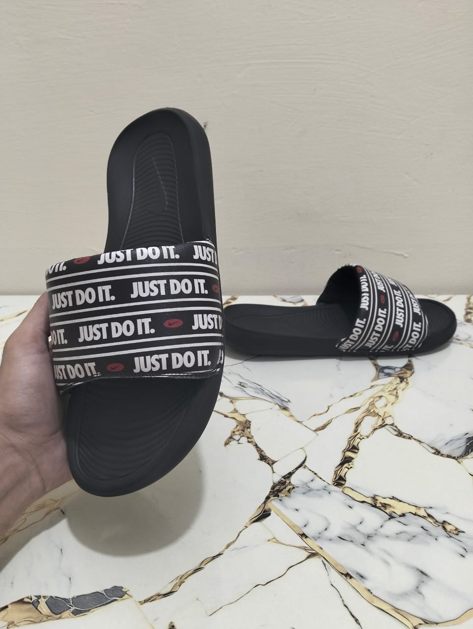 NIKE VICTORY ONE SLIDES
