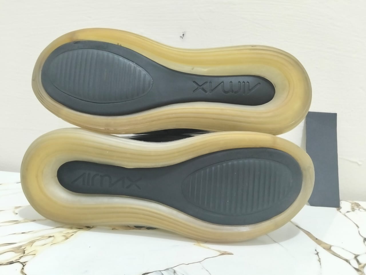 NIKE AIRMAX 720 view 5