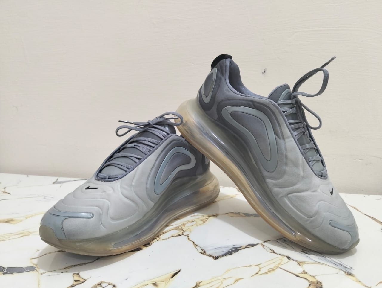 NIKE AIRMAX 720 view 7