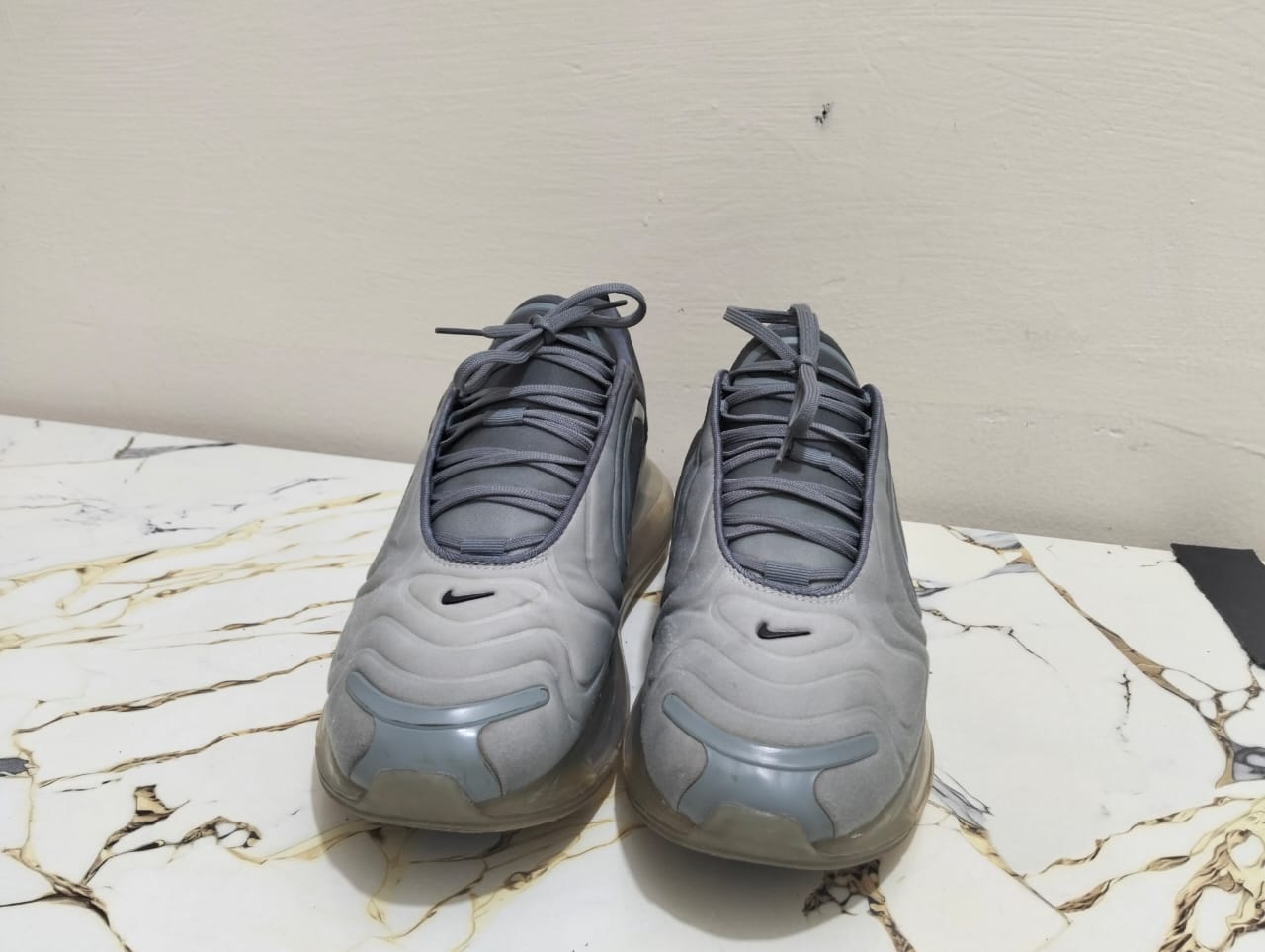 NIKE AIRMAX 720 view 4