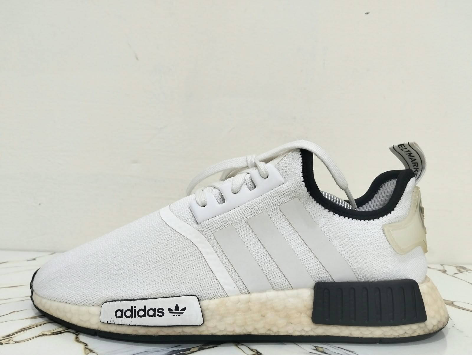 ADIDAS NMD R1 BOOST WHITE