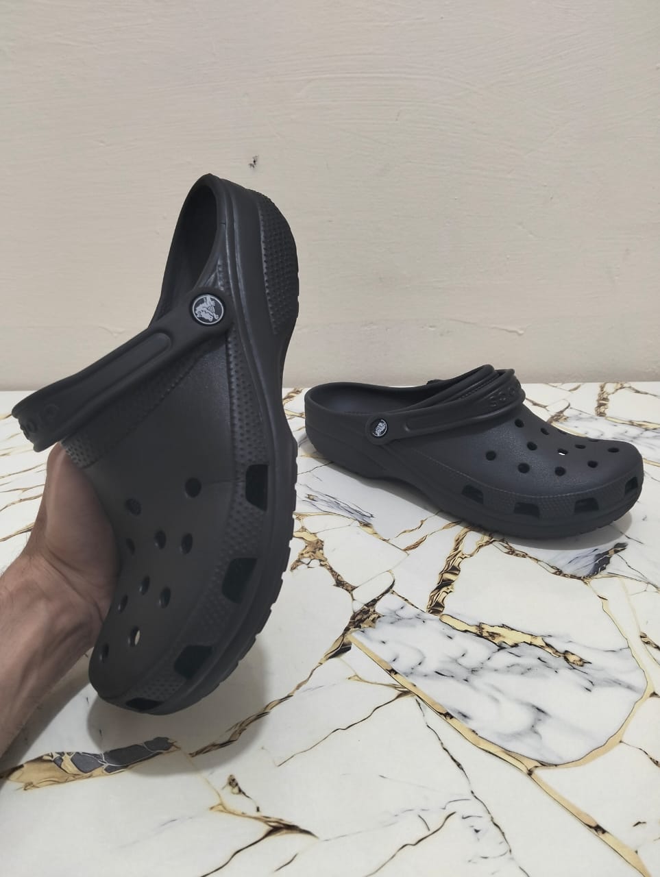 CROCS UNISEX CLASSIC CLOGS BLACK
