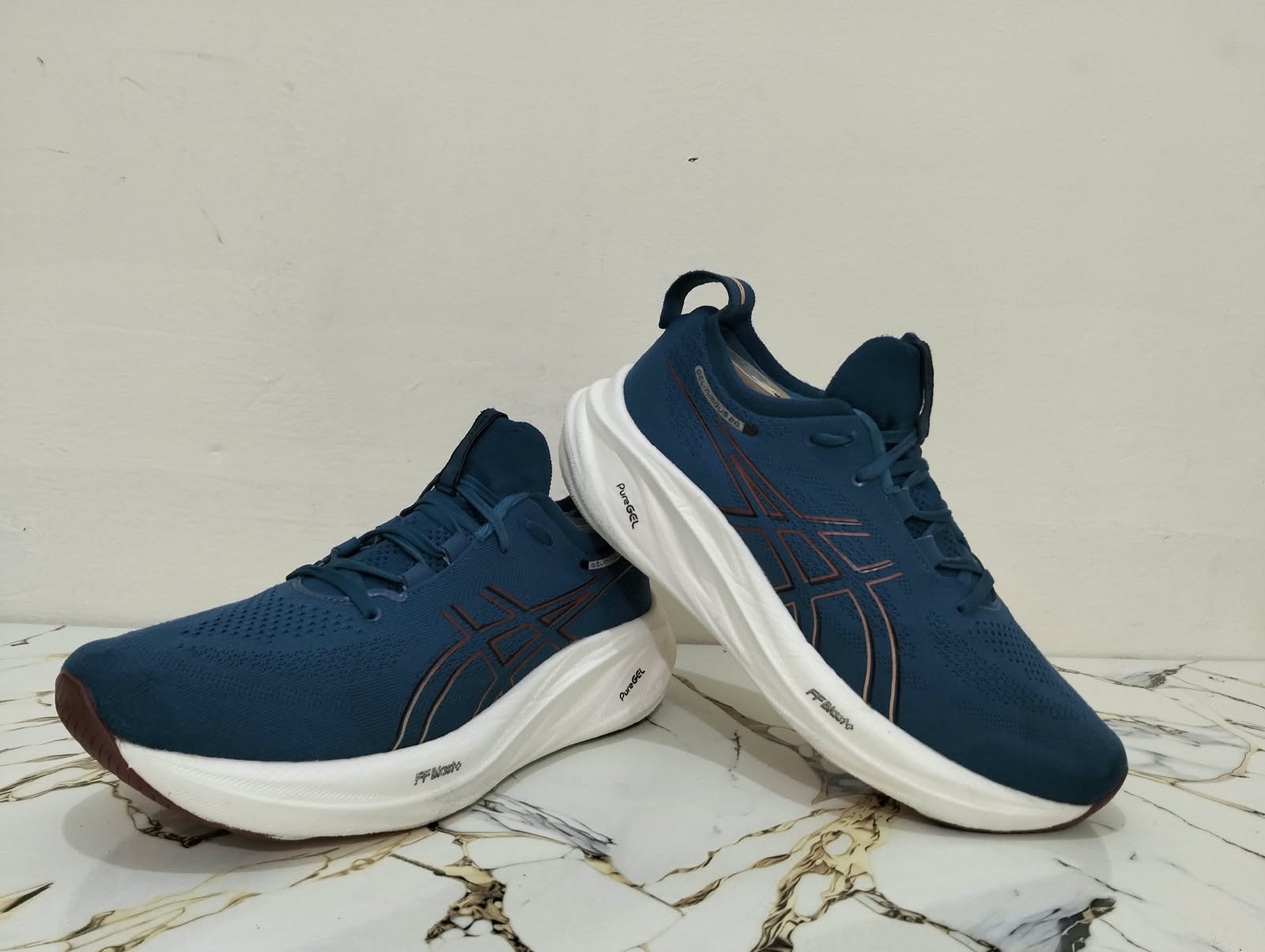 ASICS GEL NIMBUS 26 view 4