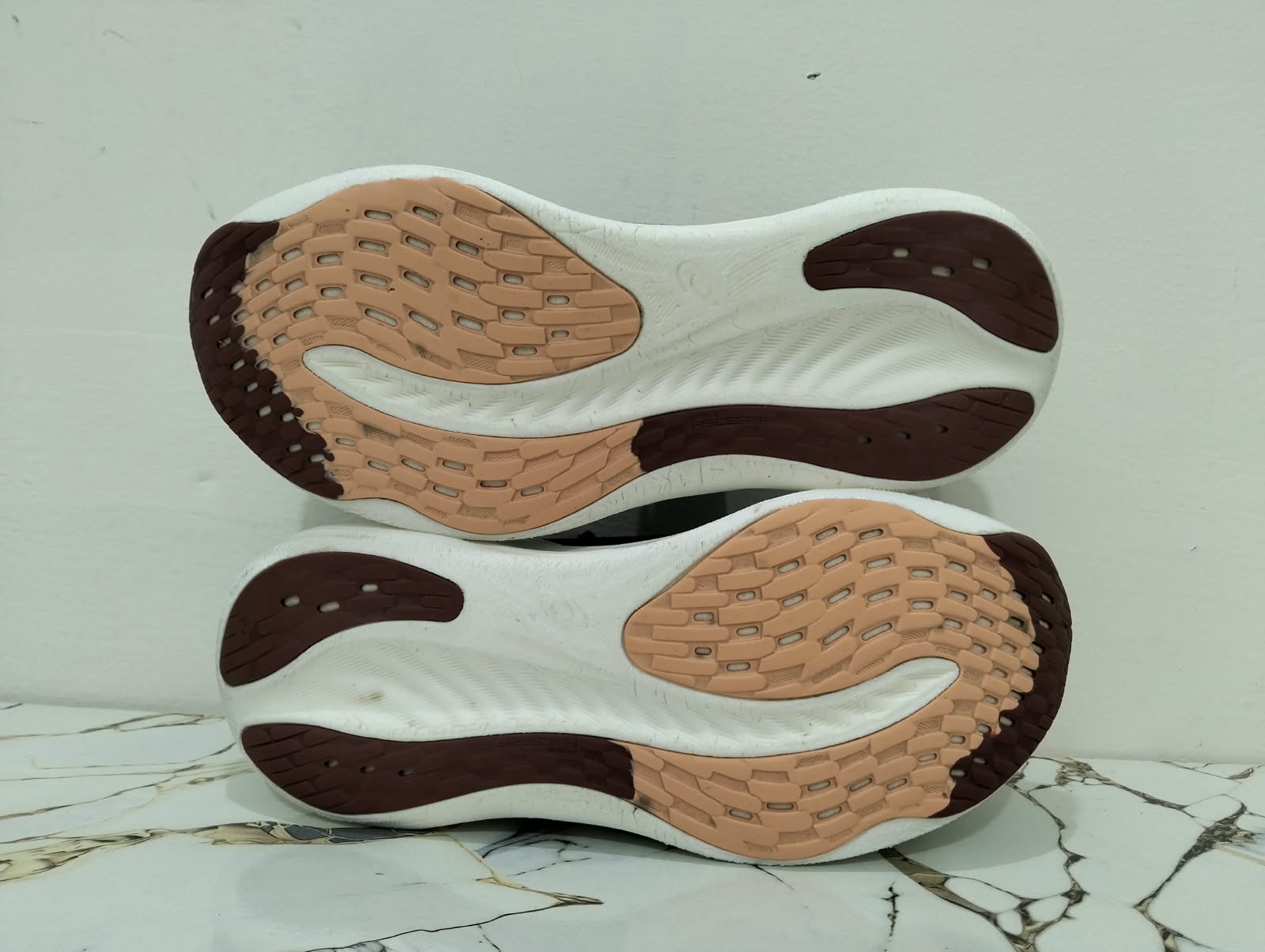 ASICS GEL NIMBUS 26 view 8