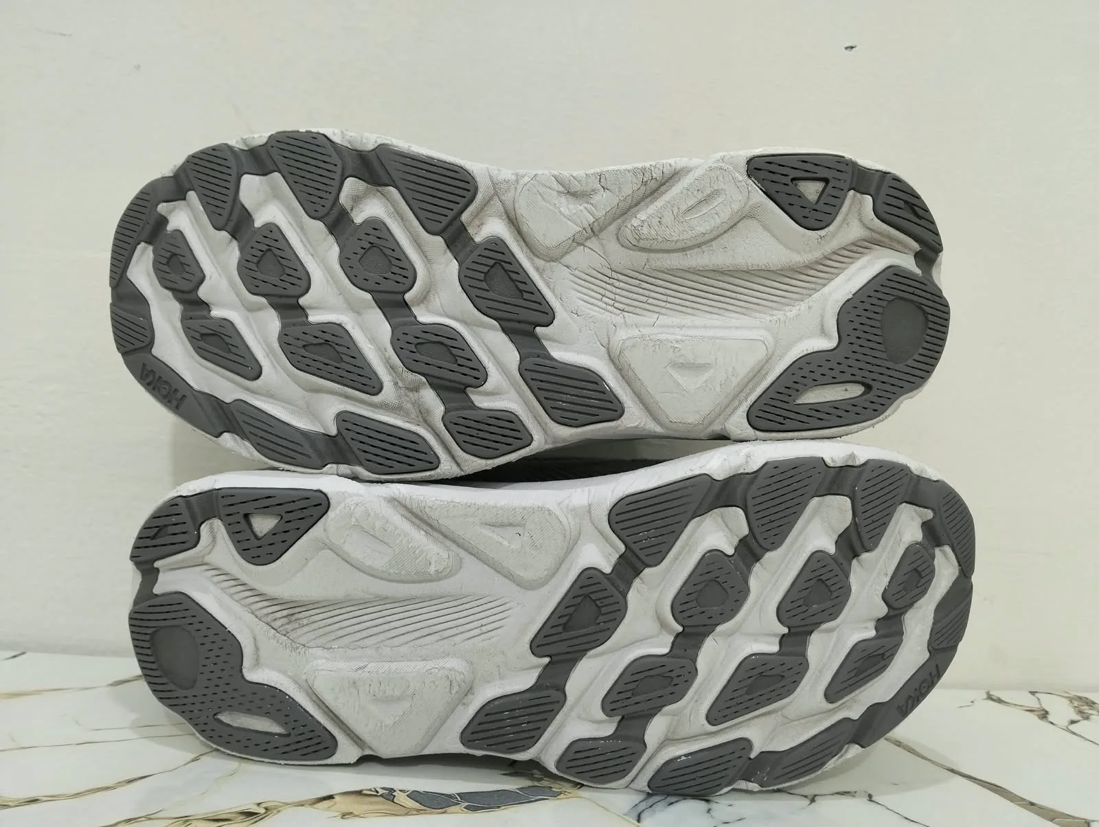 HOKA CLIFTON 9 view 4