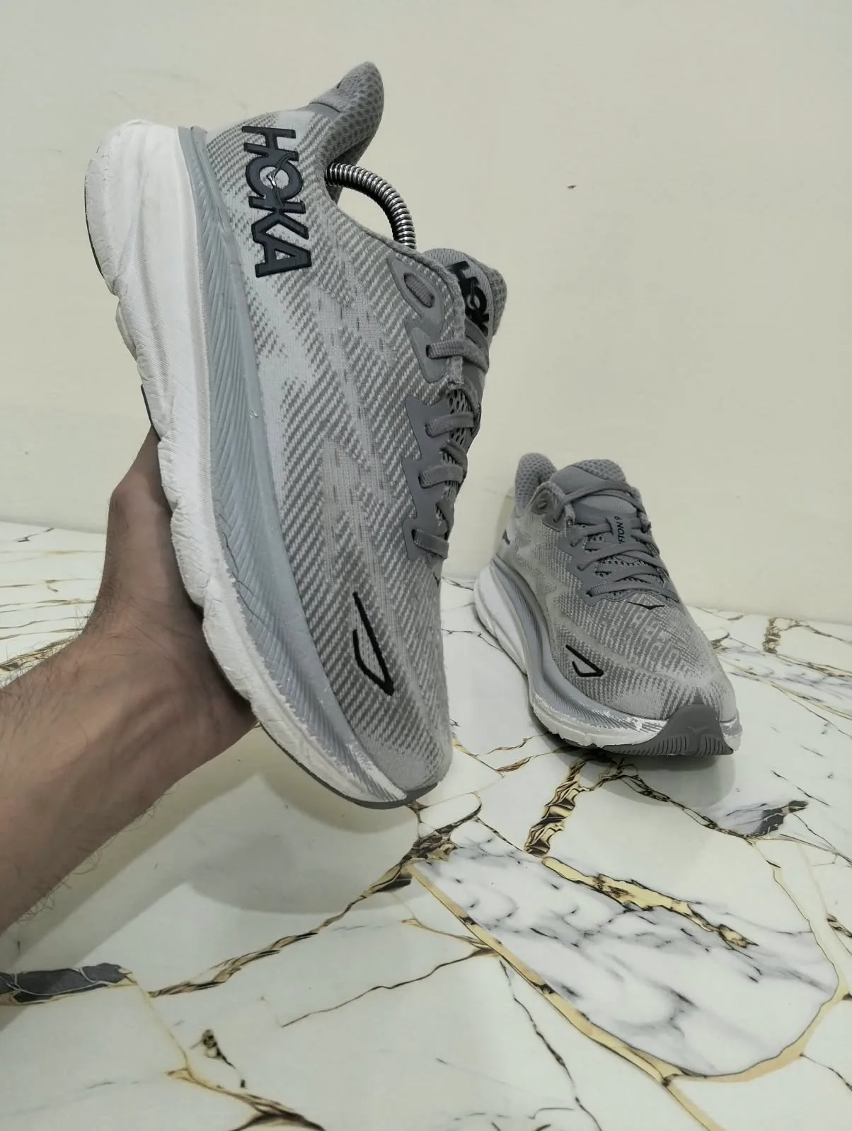 HOKA CLIFTON 9 view 3