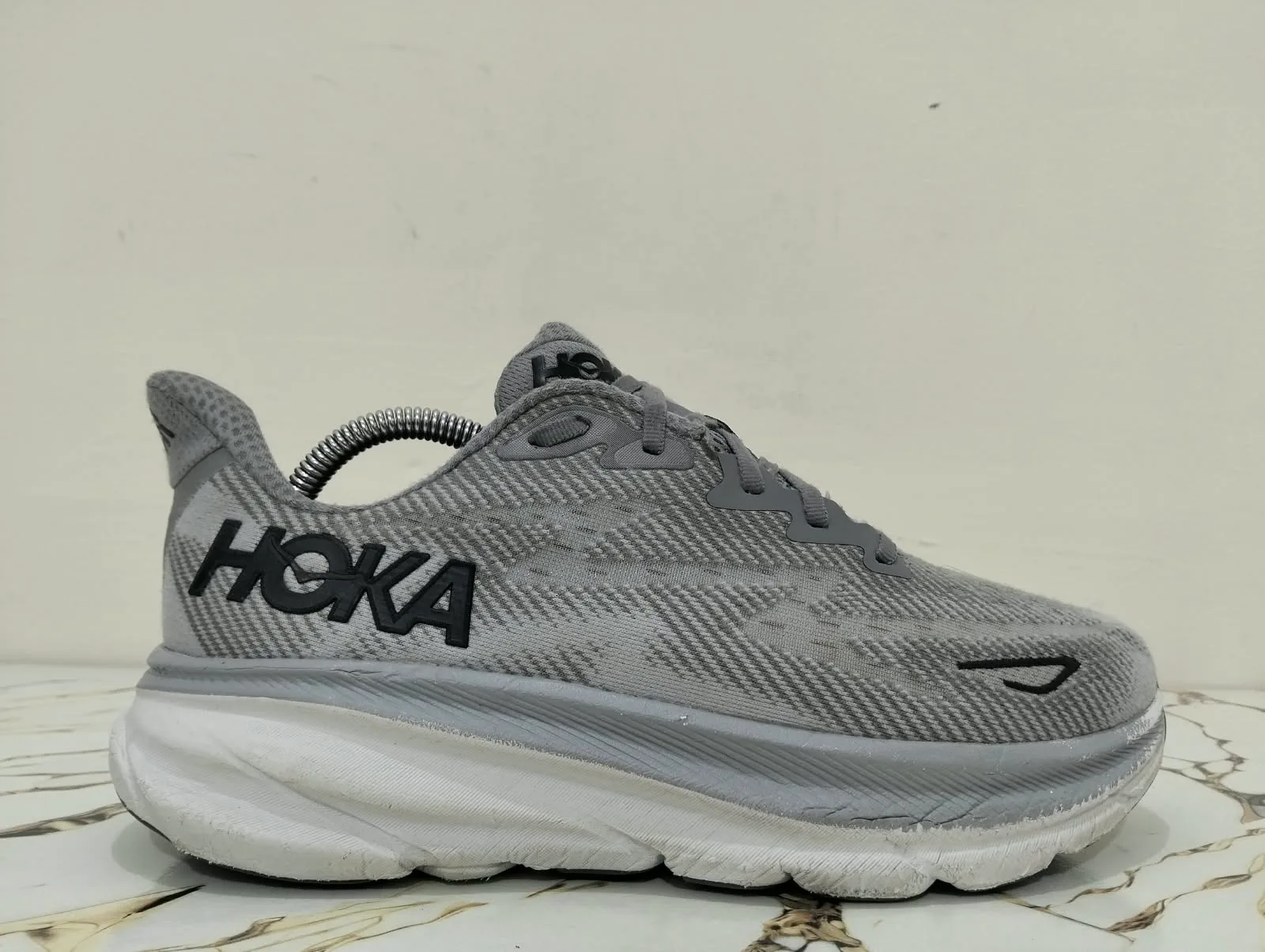 HOKA CLIFTON 9