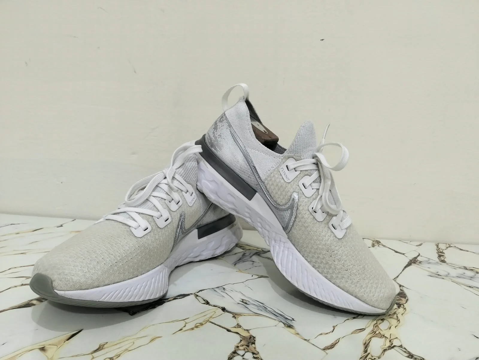 NIKE INFINITY RUN FLYKNIT view 5