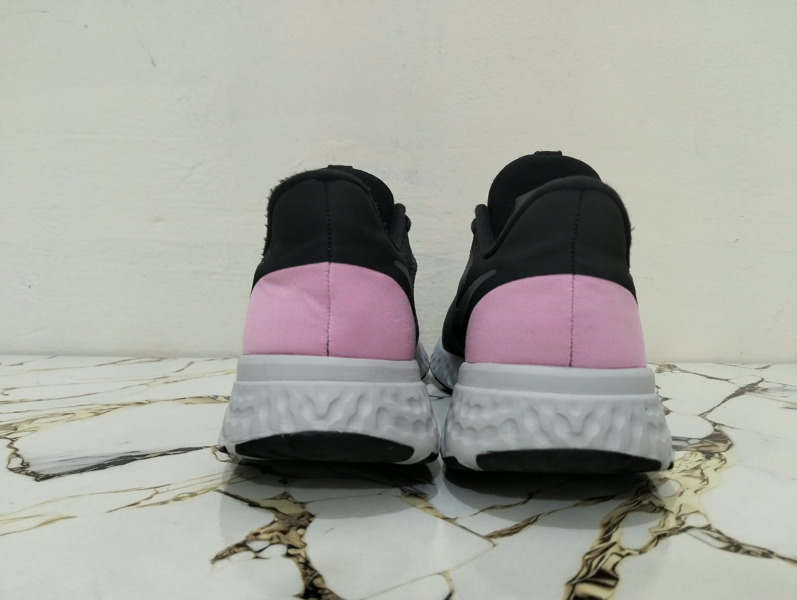 NIKE REVOLTION 5 view 6