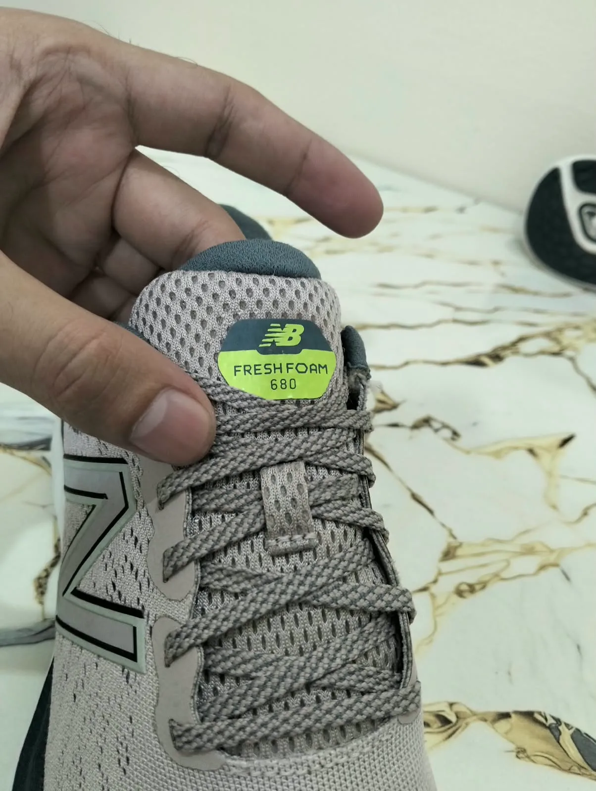 NEWBALANCE FRESH 680 view 4