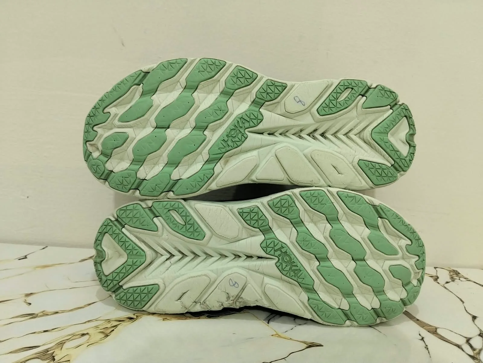 HOKA CLIFTON 8 view 8