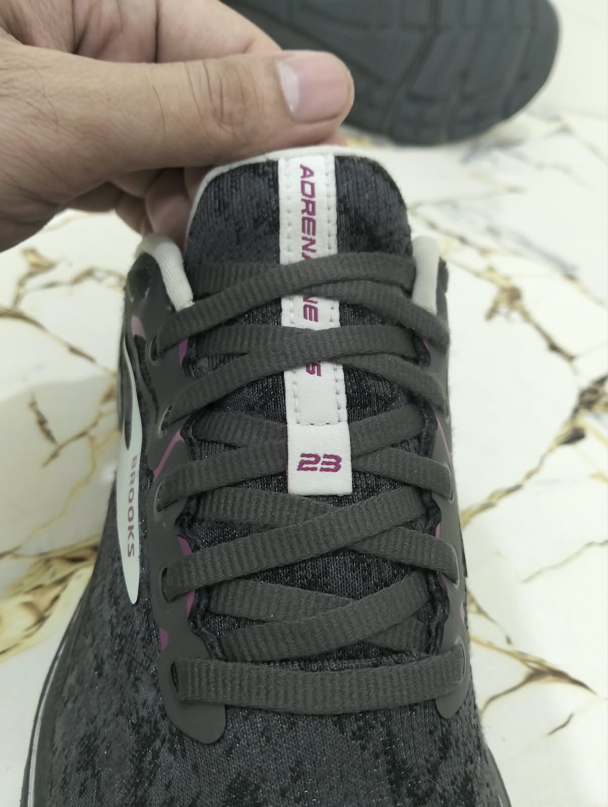BROOKS ADRENALINE GTS 23 view 4
