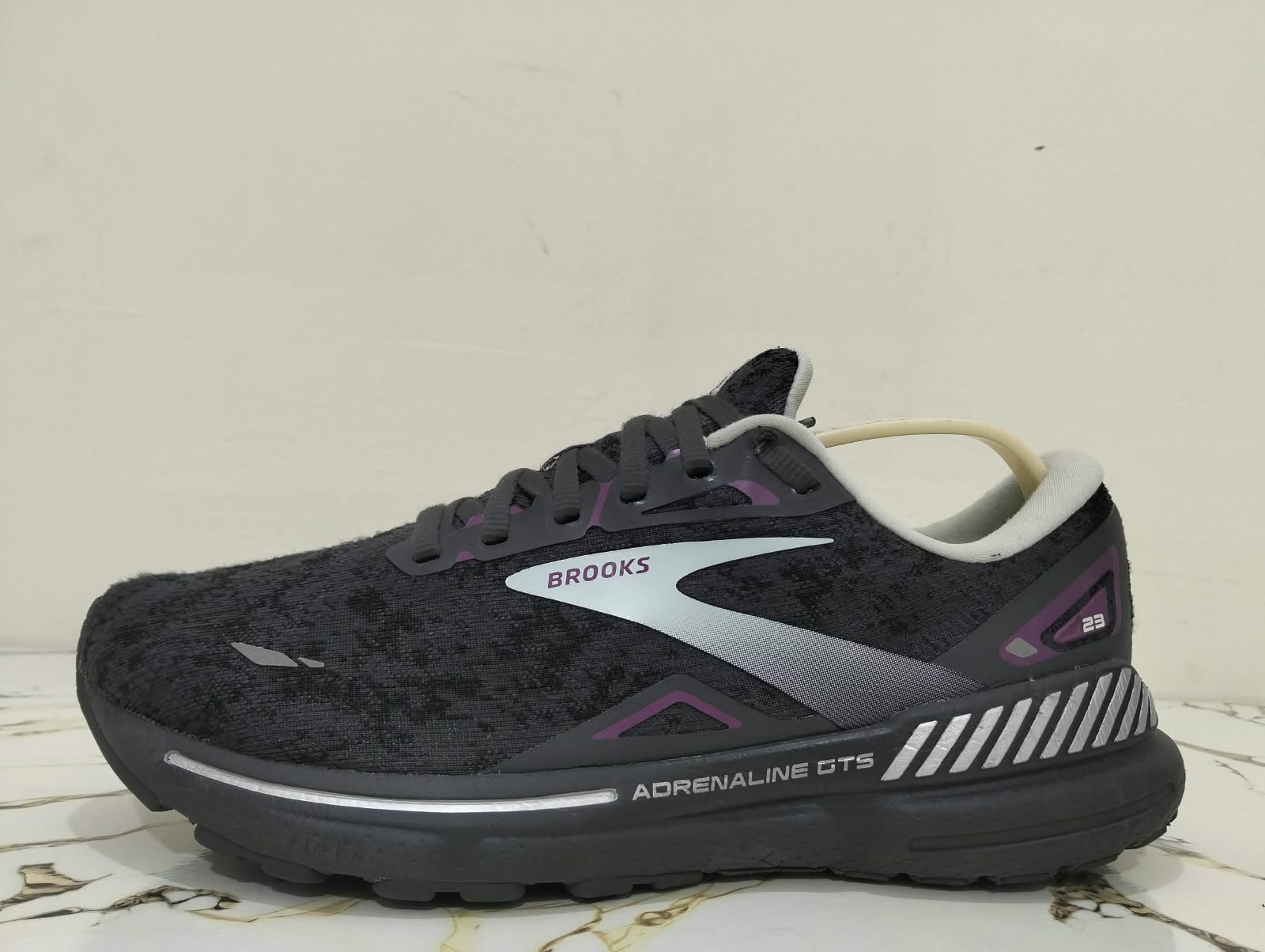 BROOKS ADRENALINE GTS 23