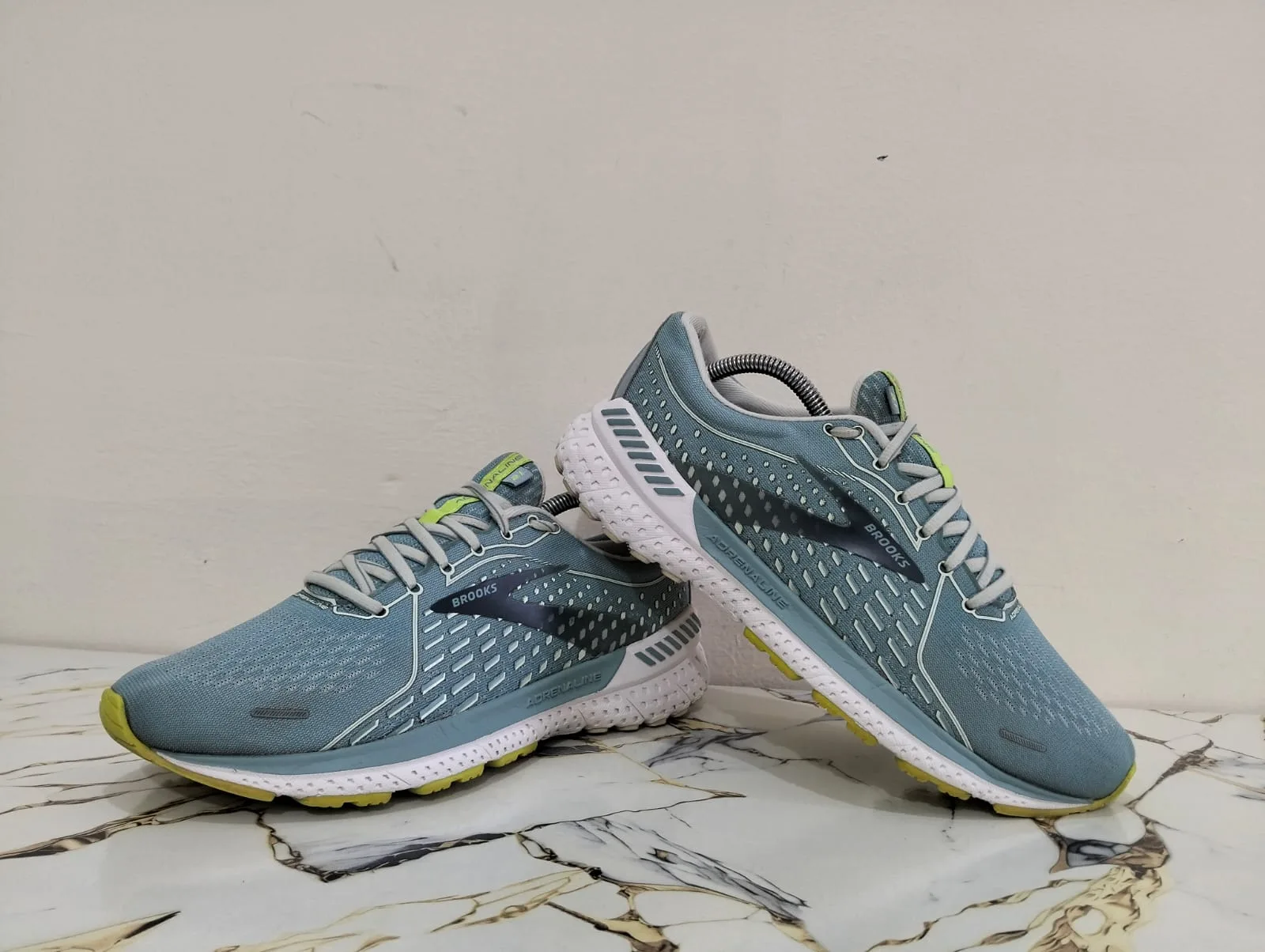 BROOKS ADRENALINE GTS 21 view 4