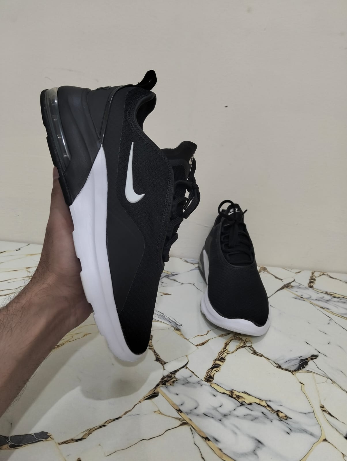 NIKE AIRMAX MOTION 2 view 3
