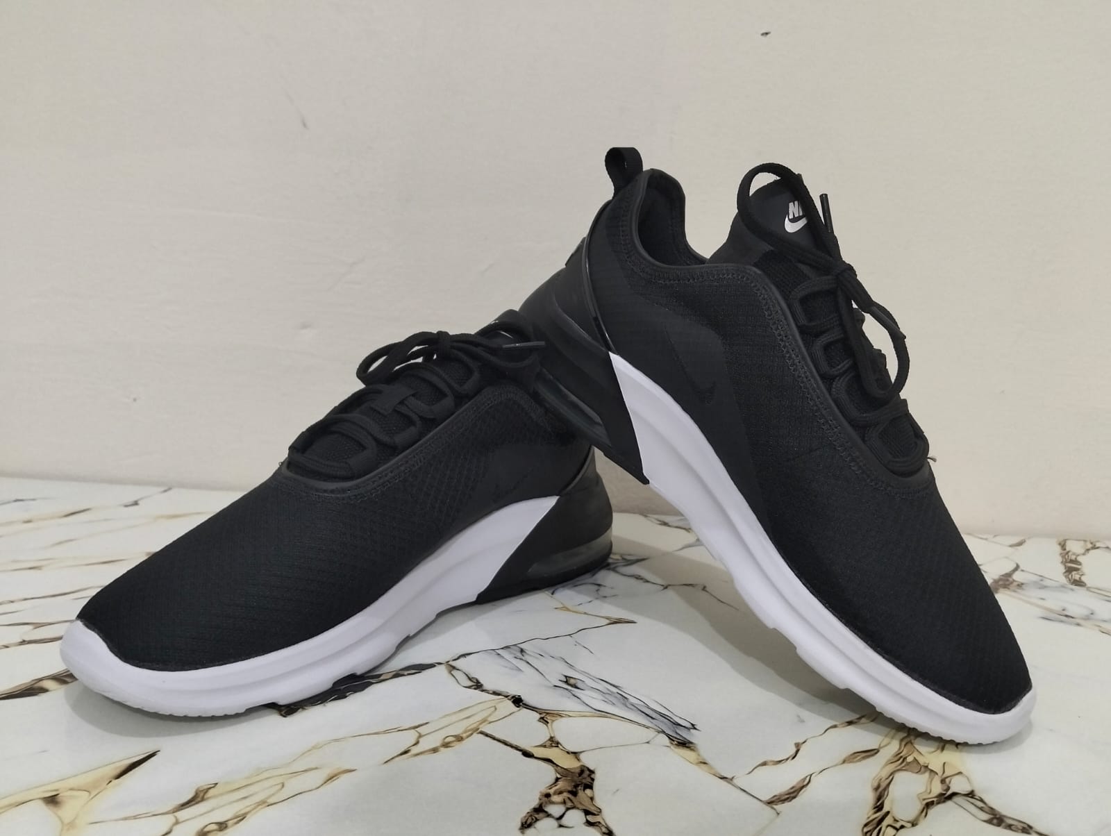 NIKE AIRMAX MOTION 2 view 7