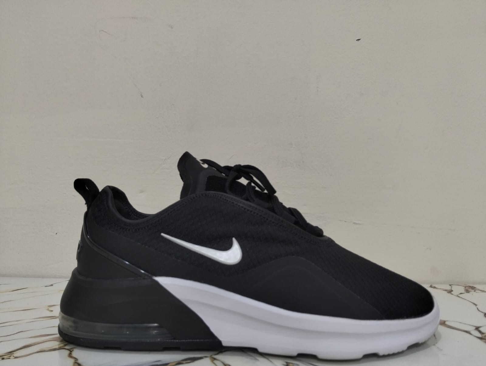 NIKE AIRMAX MOTION 2
