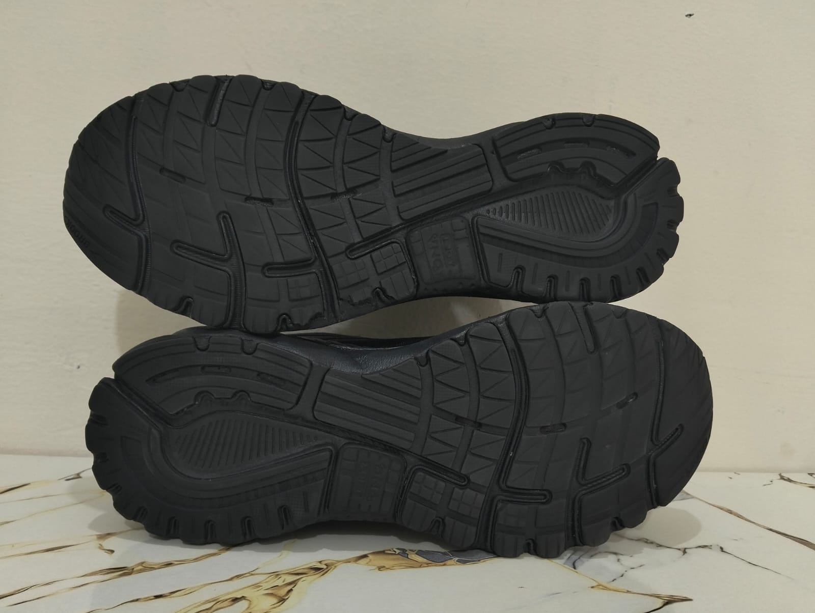 BROOKS ADRENALINE GTS 20 view 4
