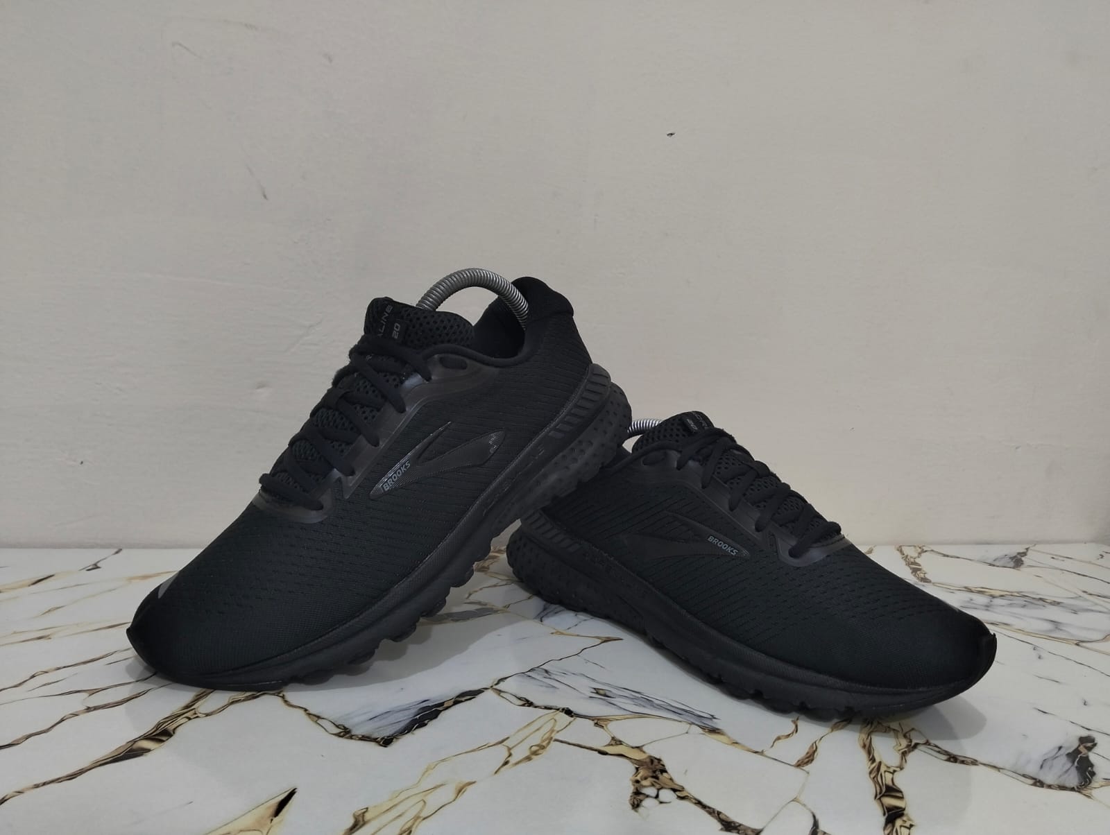 BROOKS ADRENALINE GTS 20 view 9
