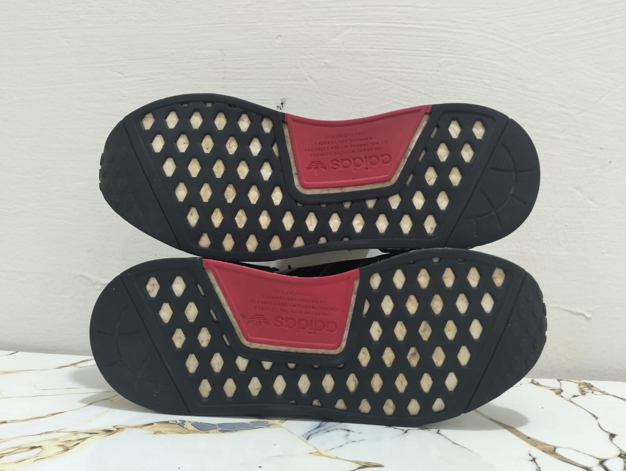 ADIDAS NMD R1 view 4