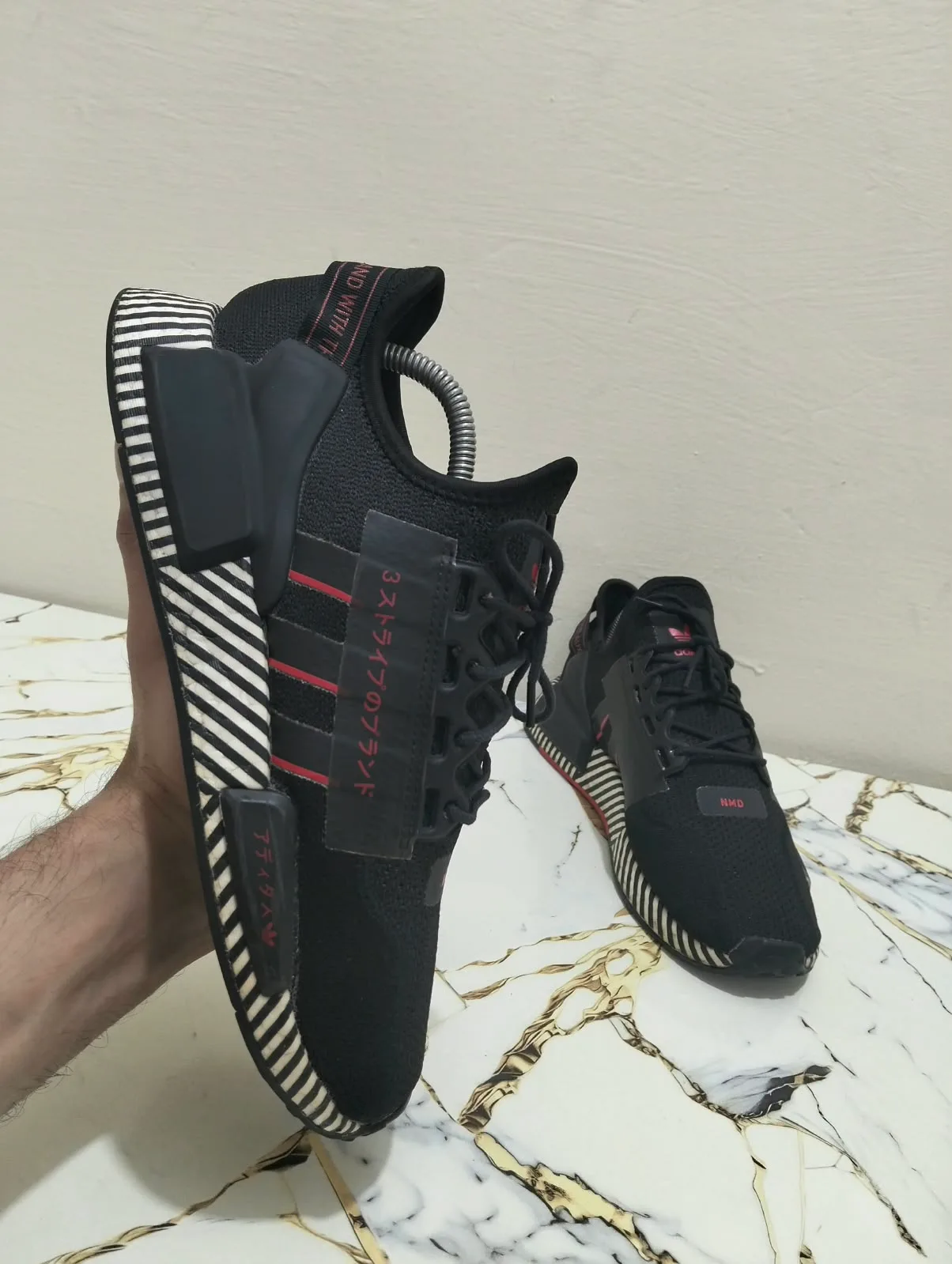 ADIDAS NMD R1 view 3