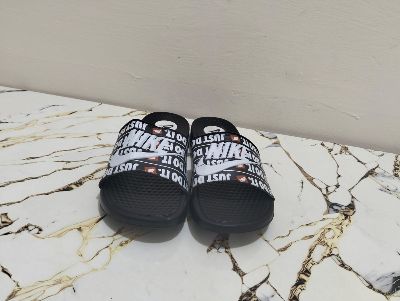 NIKE BENASSI SLIDES view 4