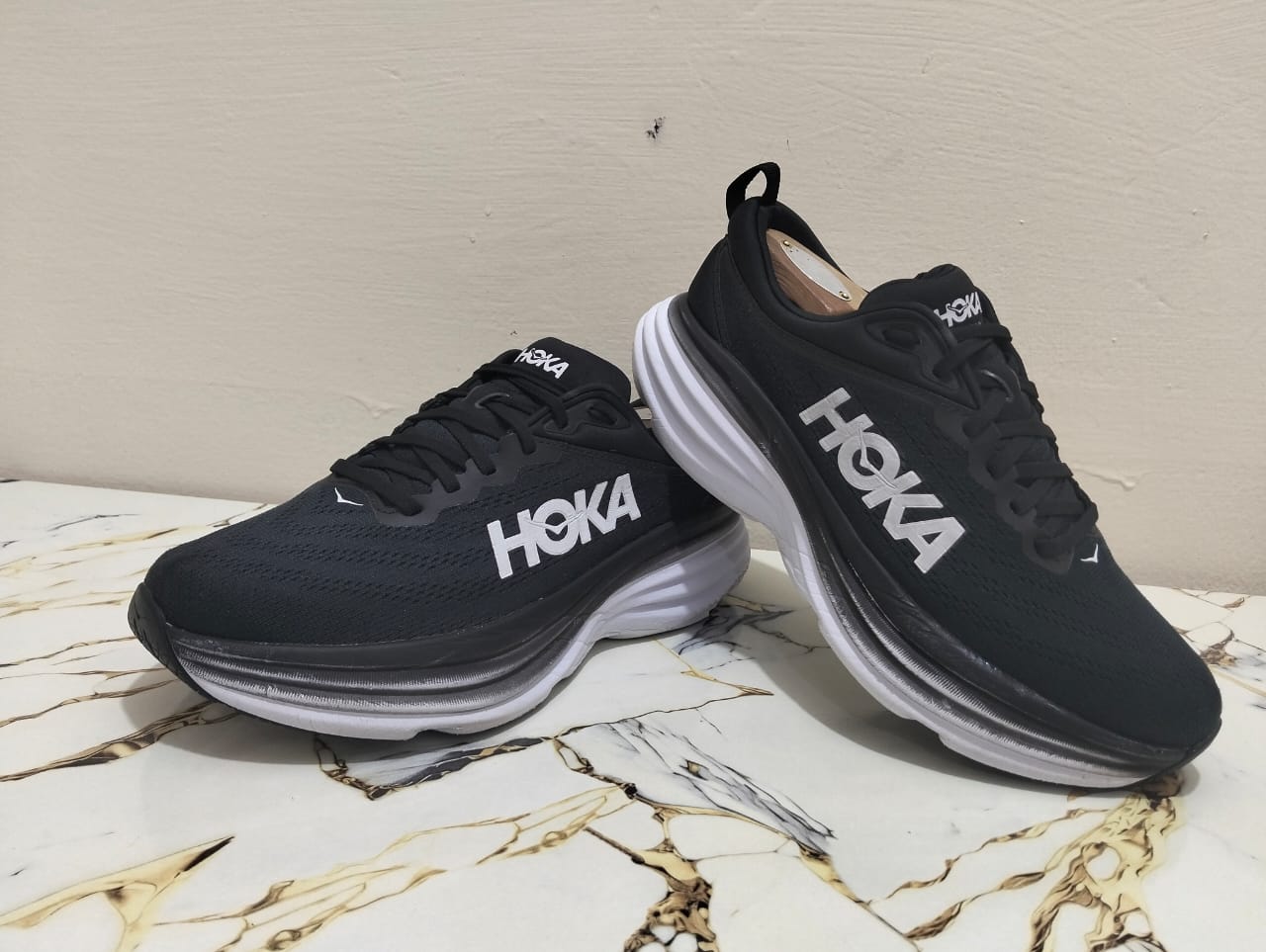 HOKA BONDI 8 view 3