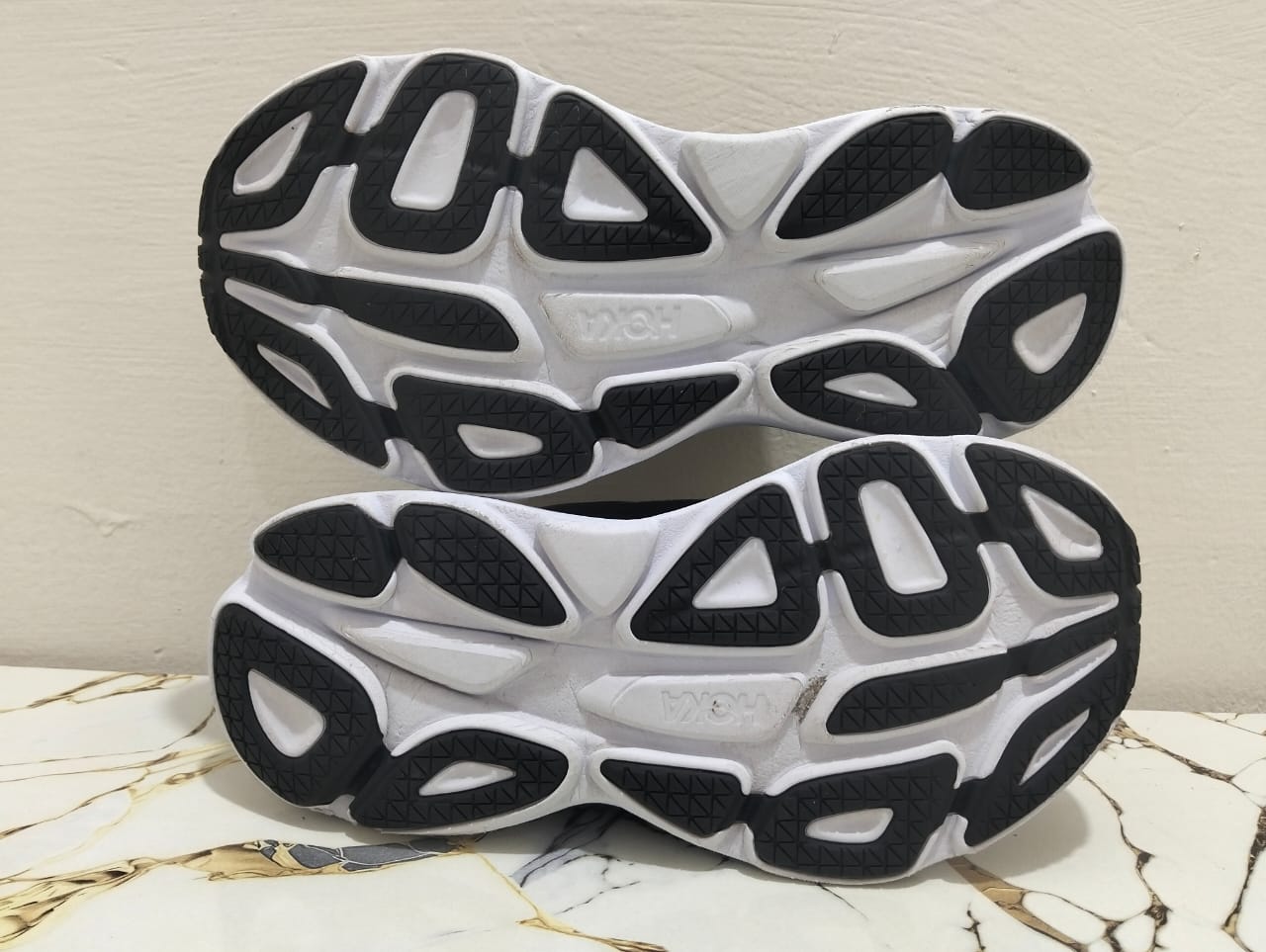 HOKA BONDI 8 view 4