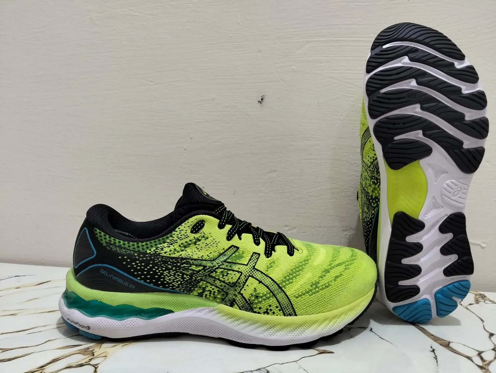 ASICS GEL NIMBUS 23 (STORE RETURNED)