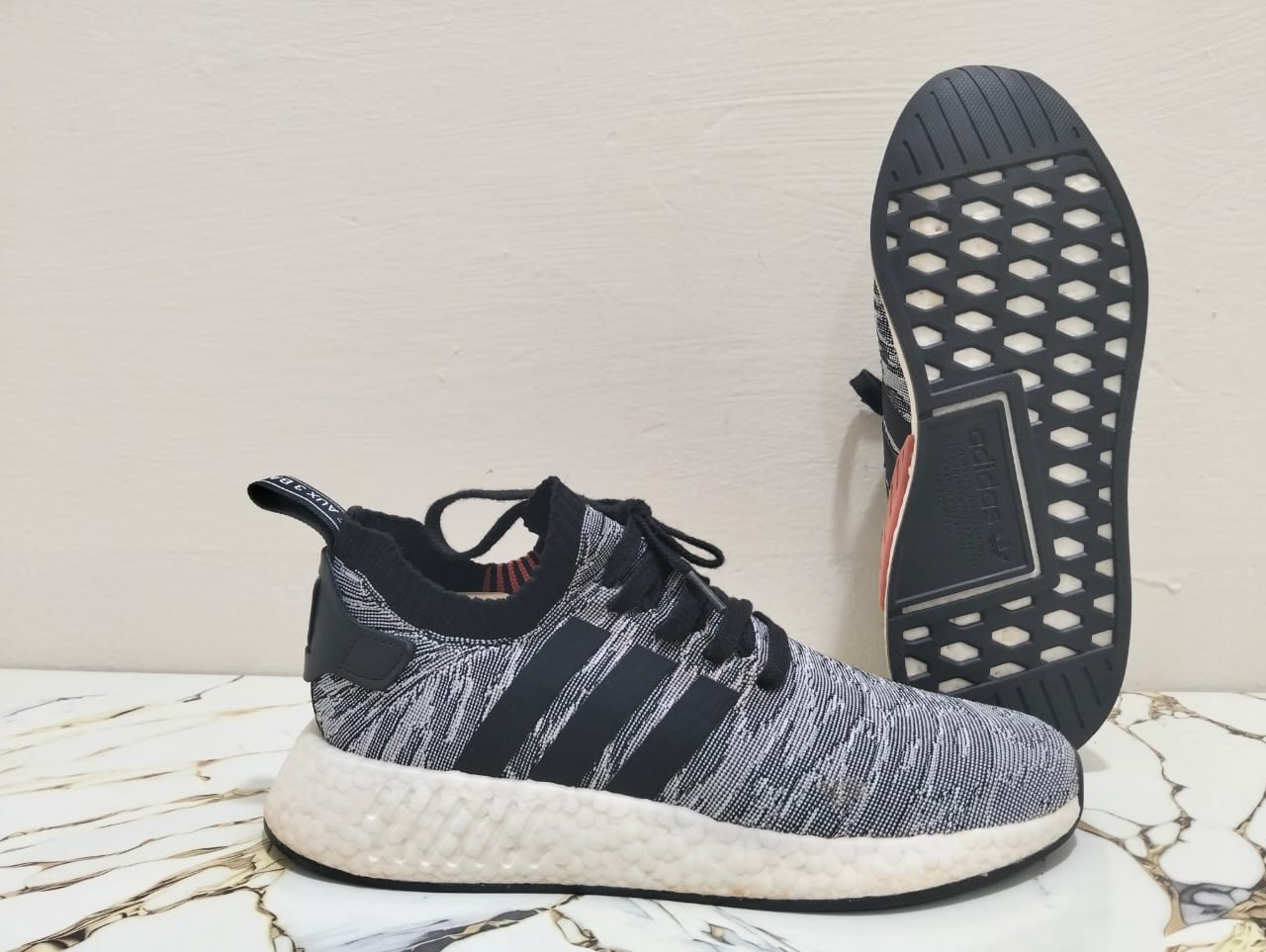 ADIDAS NMD R2