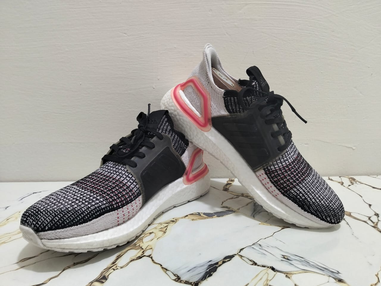 ADIDAS ULTRA BOOST 19 view 3