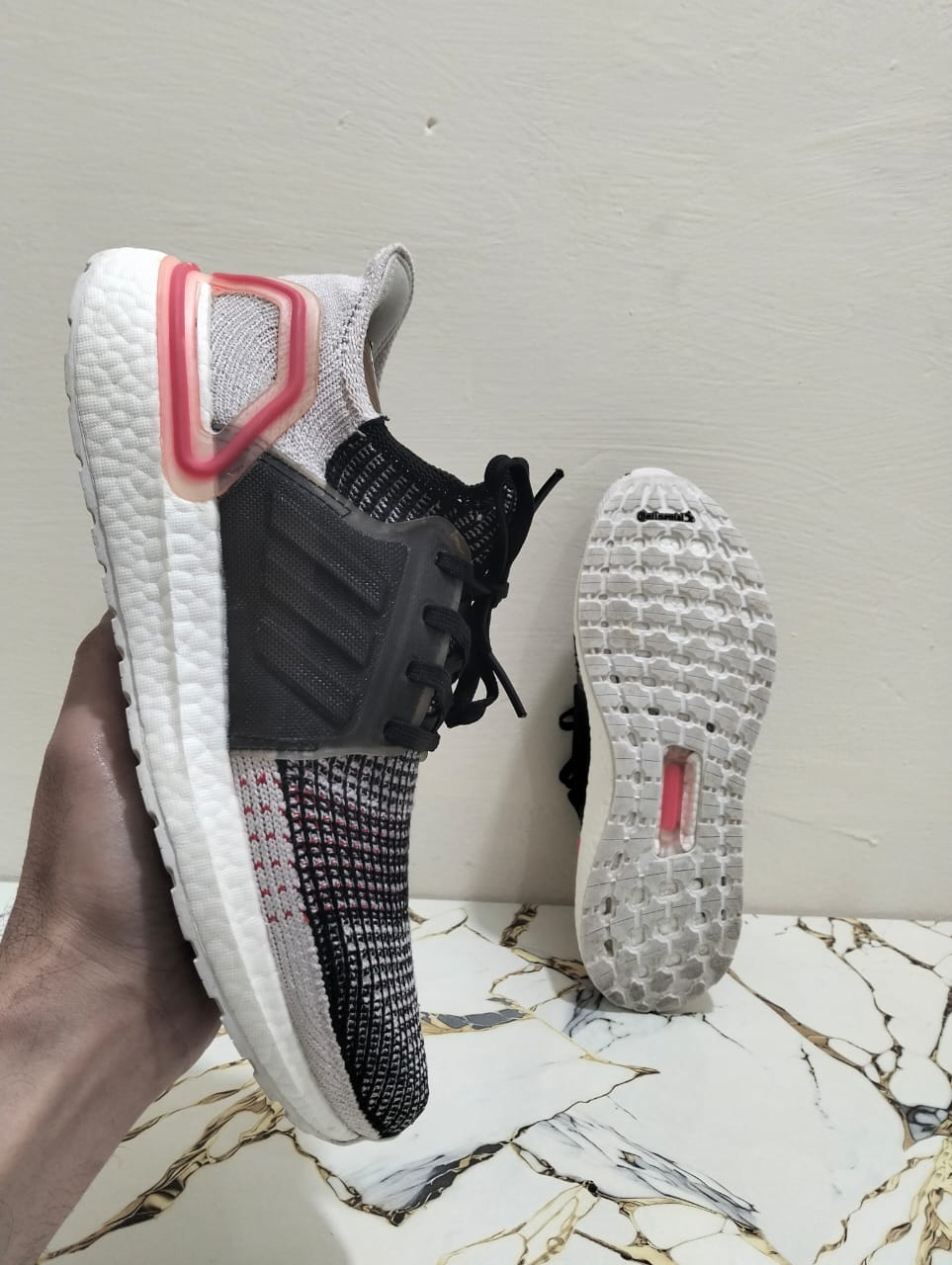 ADIDAS ULTRA BOOST 19 view 4