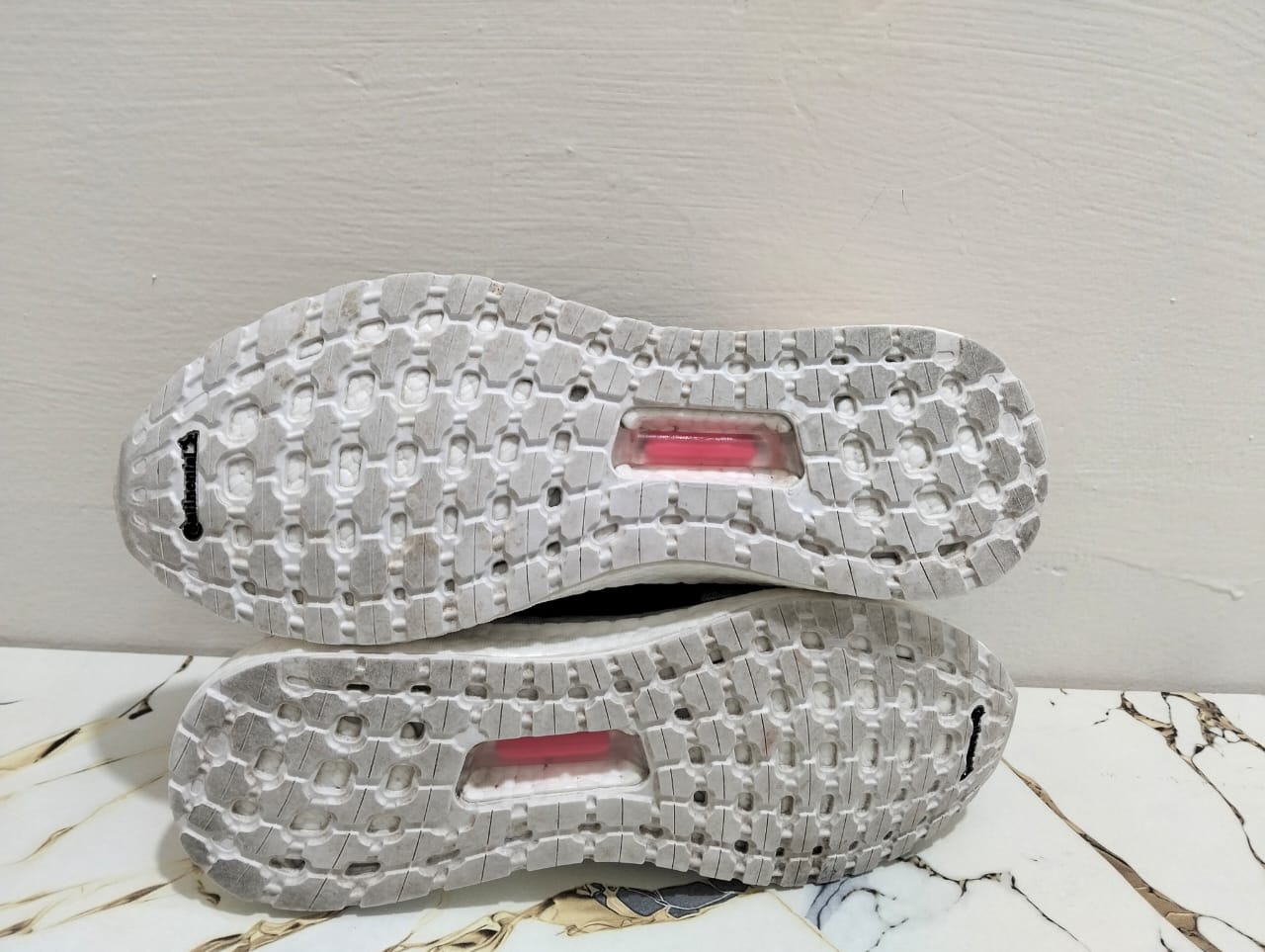 ADIDAS ULTRA BOOST 19 view 6